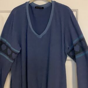 Wild FoxCharcoal gray sweatshirt size M, Chest-48, Length-25”, gently preloved E